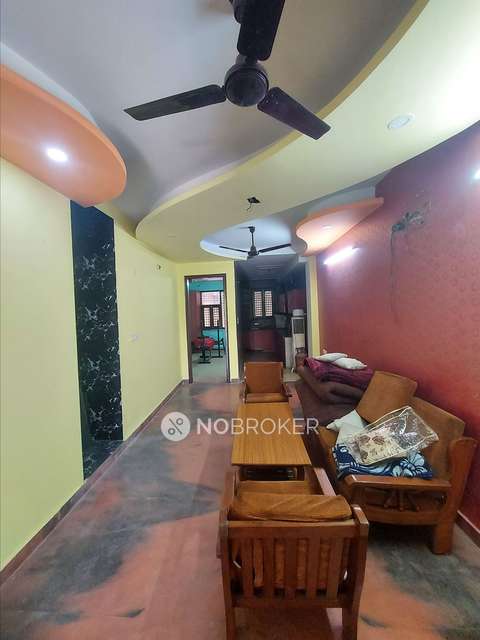 2 BHK Flat In Shalimar Bagh For Sale  In Shalimar Bagh