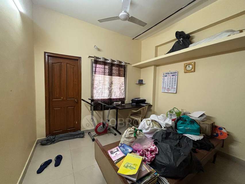2 BHK Flat In Sai Mitra Srinilayam For Sale  In Maredpally