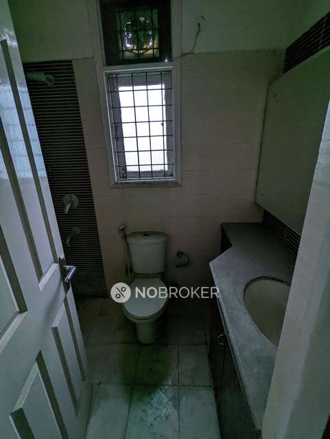 4 BHK Flat In Standalone Building  For Sale  In Sector 57