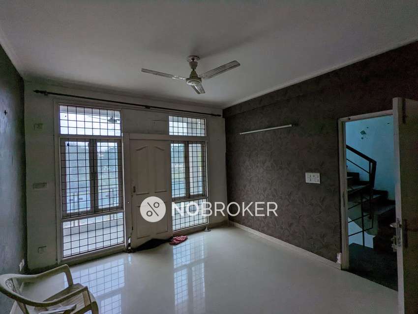4 BHK Flat In Standalone Building  For Sale  In Sector 57