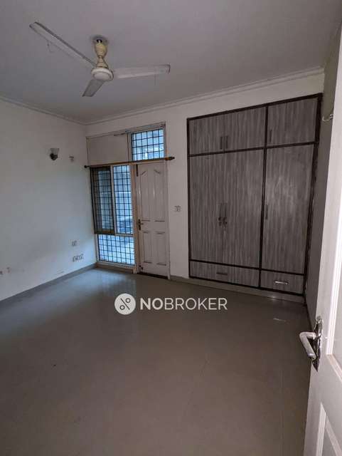 4 BHK Flat In Standalone Building  For Sale  In Sector 57