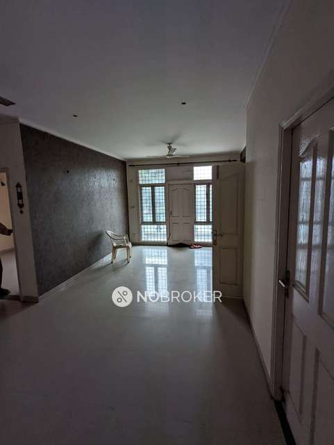 4 BHK Flat In Standalone Building  For Sale  In Sector 57