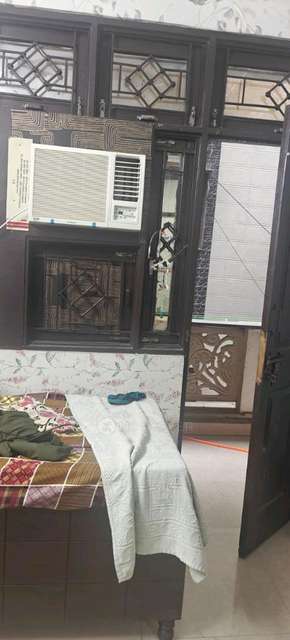 PG for Girls in Shakarpur Khas 