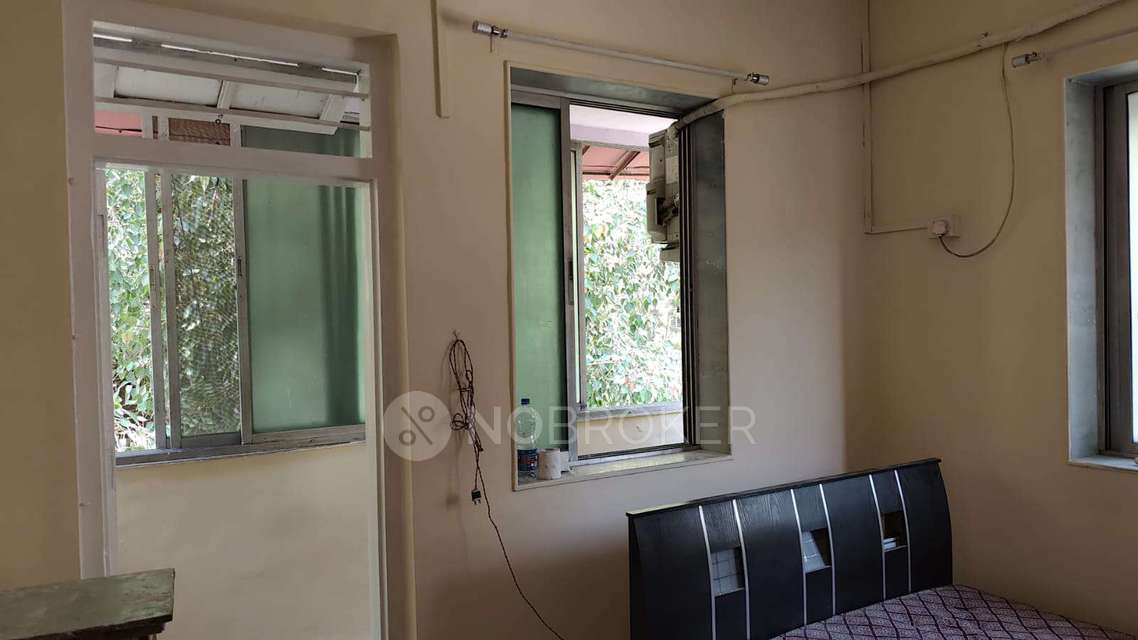 1 BHK Flat In Shanthi Sagar Society for Rent  In Khar West