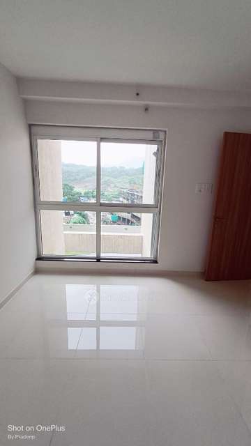 2 BHK Flat In Godrej Emerald Vista For Sale  In Bhayandarpada, Thane West