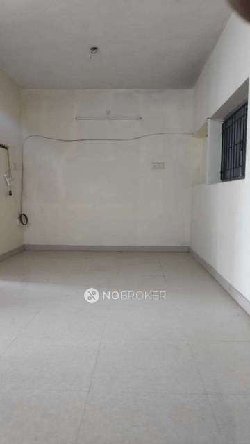 1 BHK Flat In Golden Apartments For Sale  In Pozhichalur