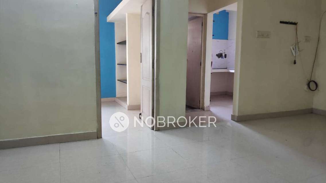 1 BHK Flat In Golden Apartments For Sale  In Pozhichalur