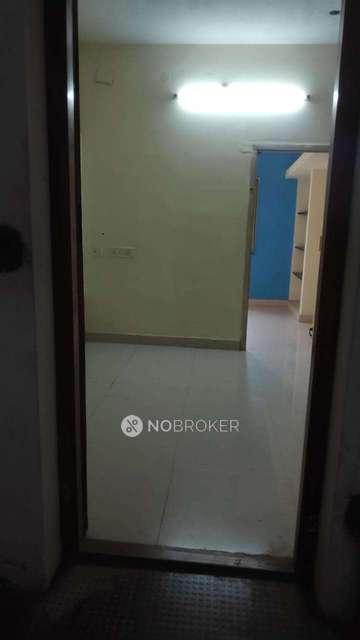 1 BHK Flat In Golden Apartments For Sale  In Pozhichalur