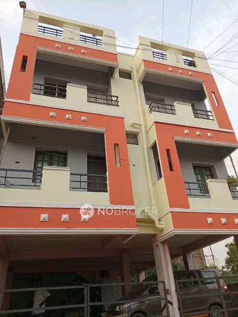 1 BHK Flat In Golden Apartments For Sale  In Pozhichalur