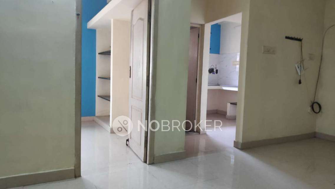 1 BHK Flat In Golden Apartments For Sale  In Pozhichalur