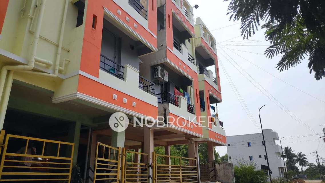 1 BHK Flat In Golden Apartments For Sale  In Pozhichalur