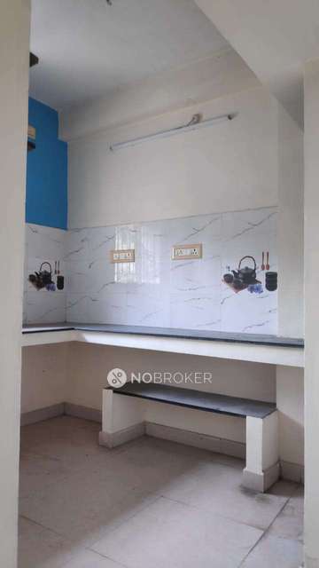 1 BHK Flat In Golden Apartments For Sale  In Pozhichalur