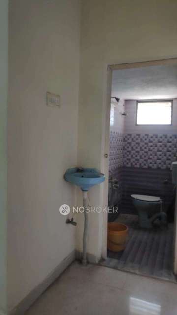 1 BHK Flat In Golden Apartments For Sale  In Pozhichalur