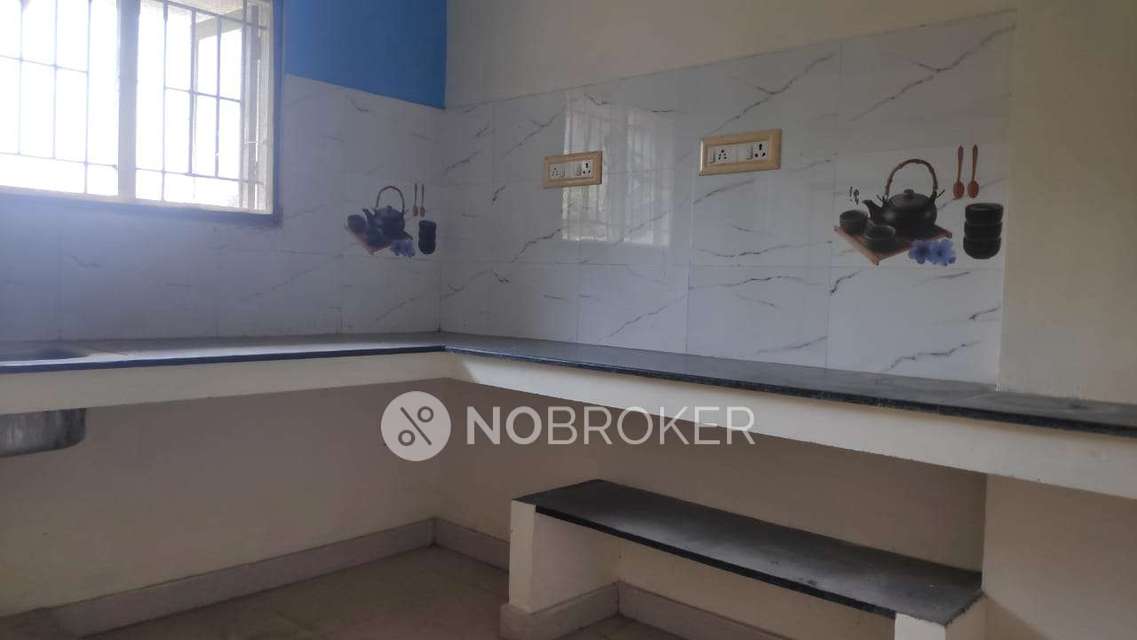 1 BHK Flat In Golden Apartments For Sale  In Pozhichalur