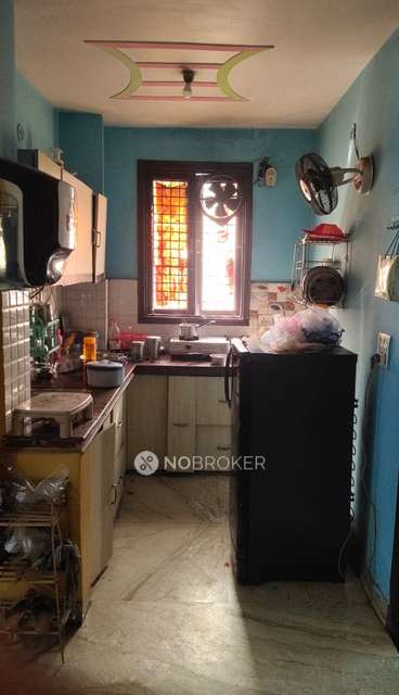 Single Room for Male In 3 BHK  In Krishna Nagar