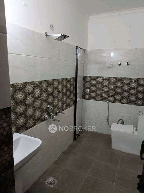 4+ BHK Flat For Sale  In Sector 19