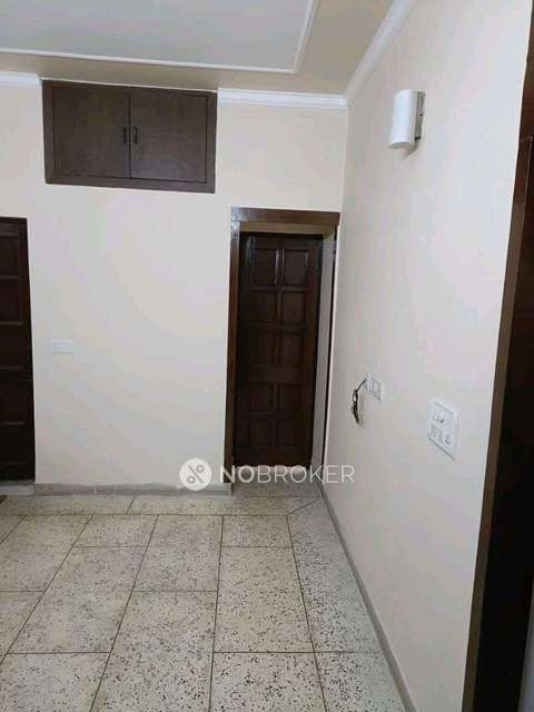 4+ BHK Flat For Sale  In Sector 19