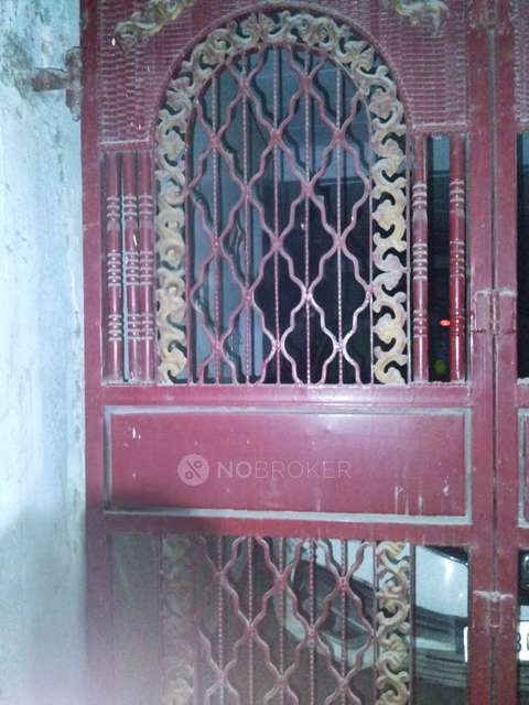 3 BHK Flat In Standalone Building  For Sale  In Janakpuri