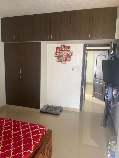 2 BHK Flat In Color Castle For Sale  In Perumbakkam