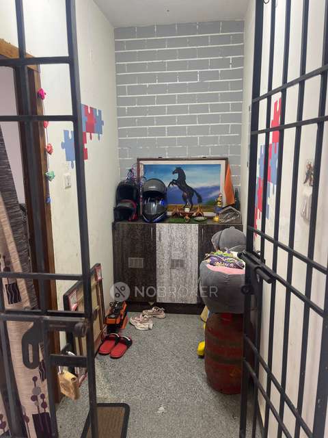 2 BHK Flat In Color Castle For Sale  In Perumbakkam