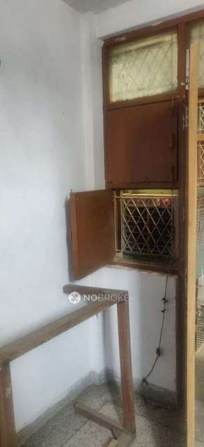 1 RK Flat In Standalone Building  for Rent  In Katwaria Sarai,
