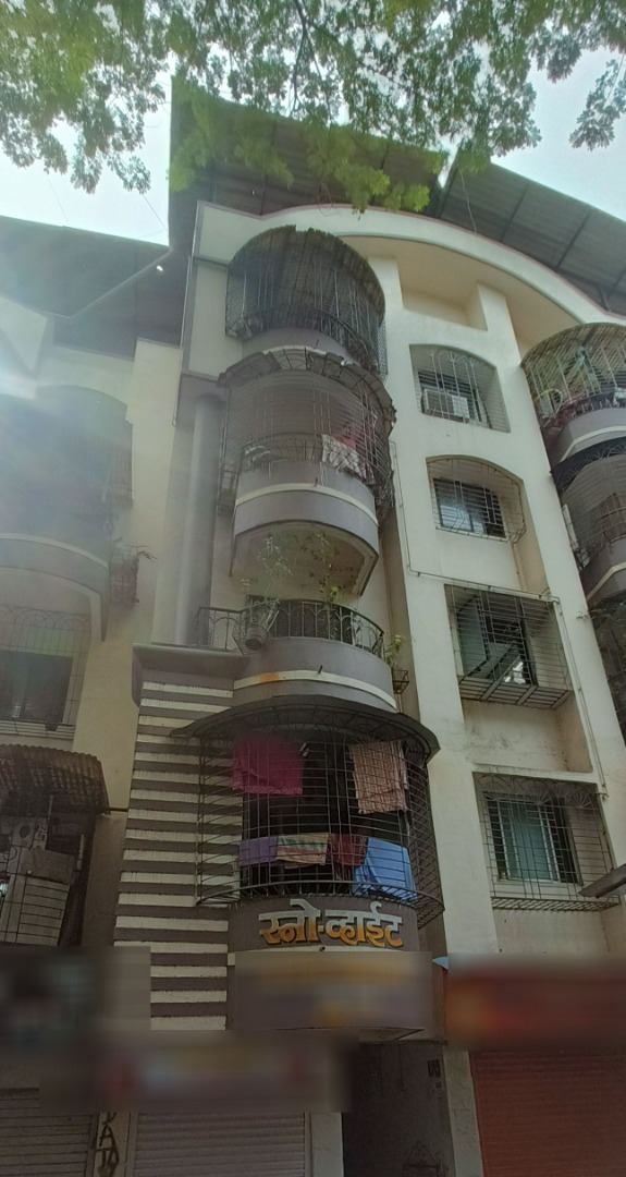 Snow White, Khar West