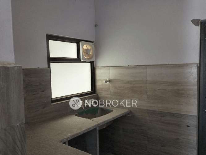 2 BHK Flat In Standalone Building  for Rent  In Sector 18,