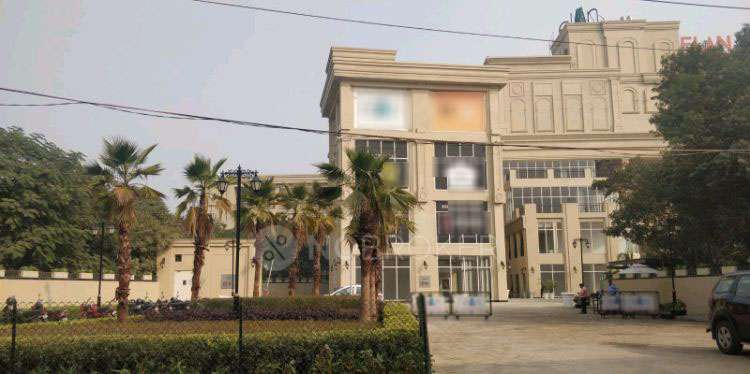 Restaurant/Cafe in Sector 67, Gurgaon for Rent 