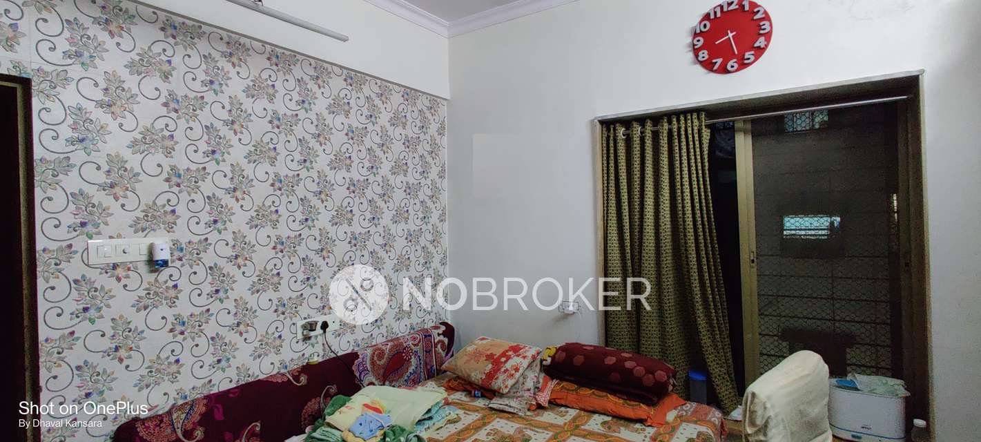2 BHK Flat In Satyam Building, Mulund Colony West For Sale  In Mulund West