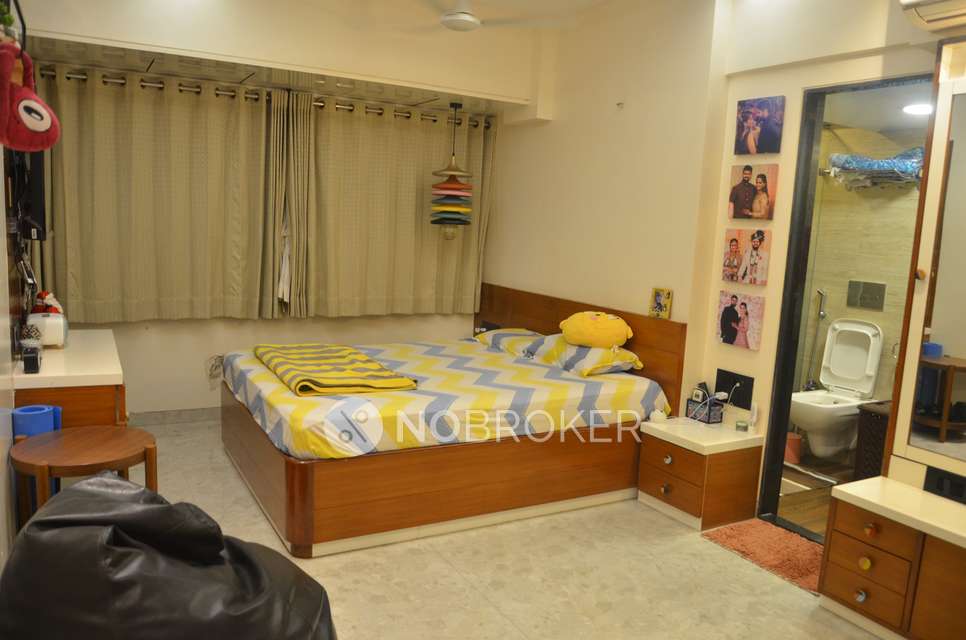 4 BHK Flat In Shirin Apartment For Sale  In Tardeo