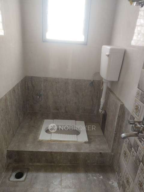 3 BHK Flat In Gladiola Apartment for Rent  In Shatrunjay Jain Temple