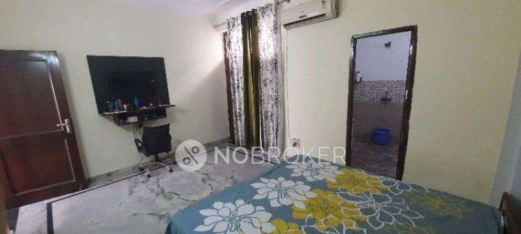 2 BHK Flat In Sb for Rent  In Sector 52
