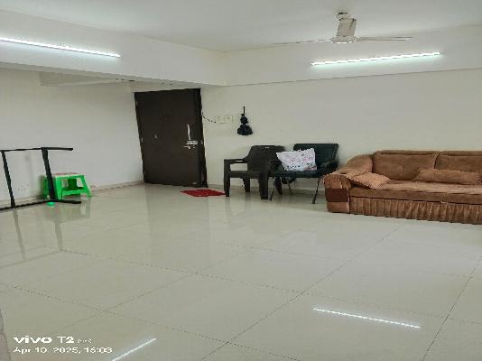 2 BHK Flat In Radha Kunj Chs For Sale  In Ghatkopar East