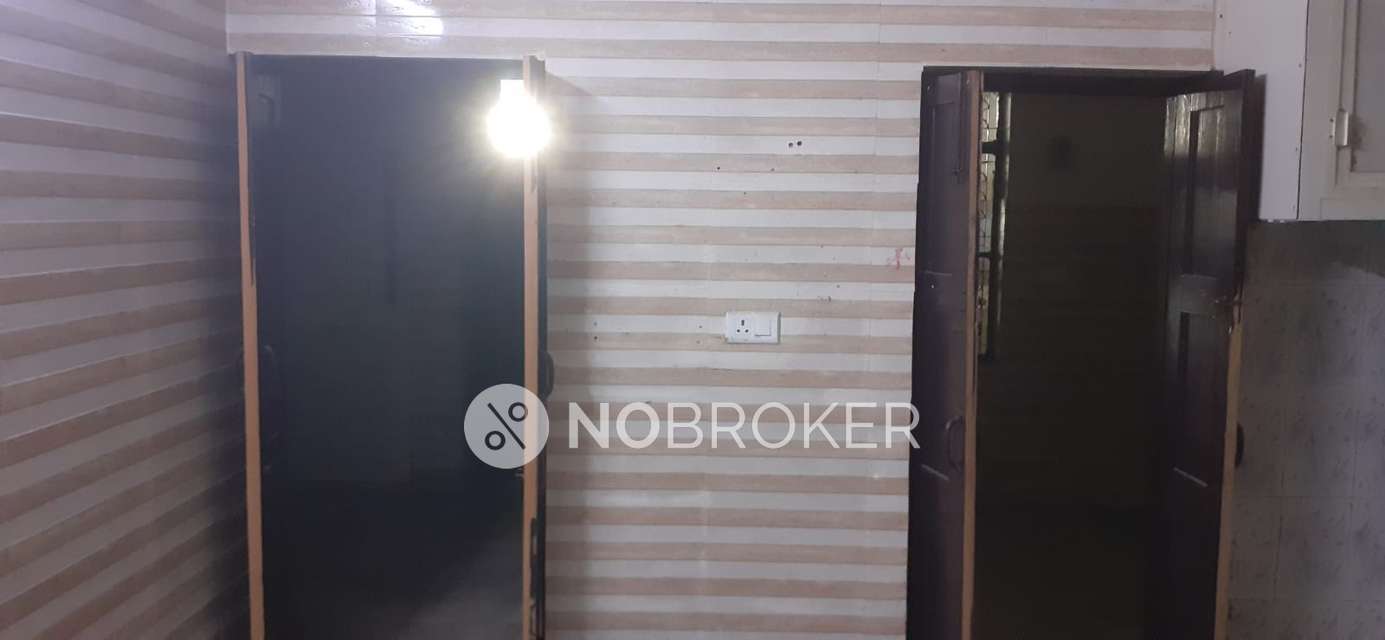 2 BHK Flat In Dda Flats Vikaspuri For Sale  In Vikashpuri Extension