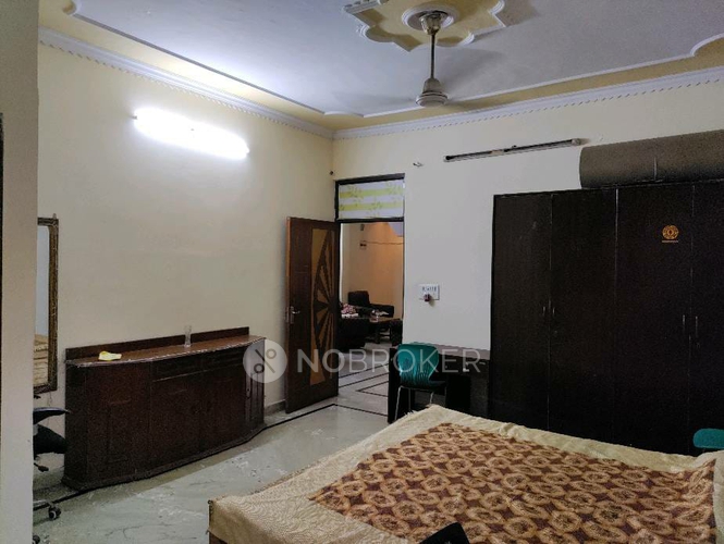 Standalone building Rajouri garden Rent WITHOUT BROKERAGE Fully furnished 3 BHK Rental Flat in