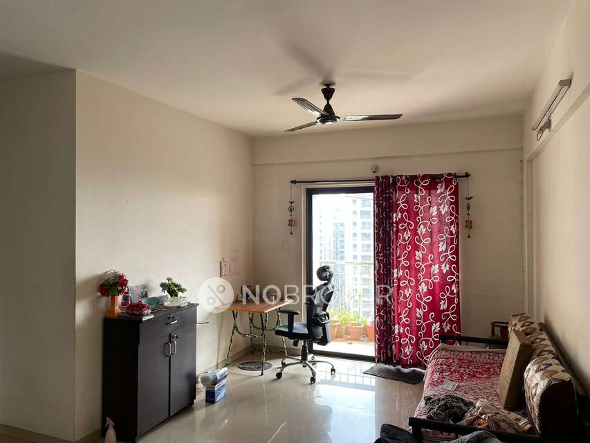 2 BHK Flat In Kalpataru Serenity for Rent  In Manjri Bk