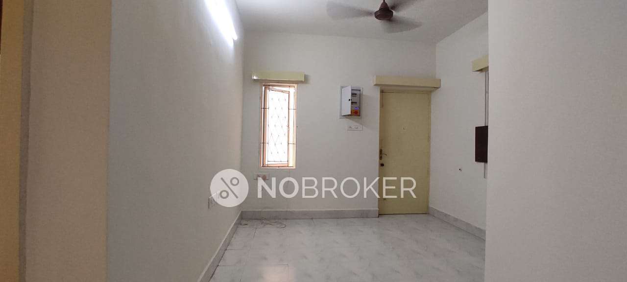 2 BHK Flat In Parameswaran Vihar For Sale  In Saligramam