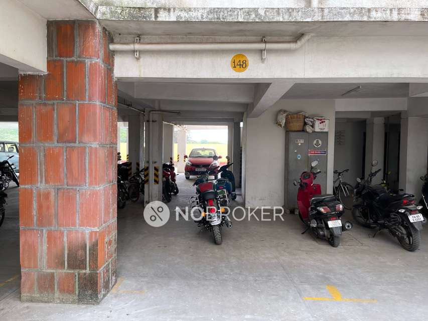 3 BHK Flat In P Dot G Express For Sale  In Kundrathur