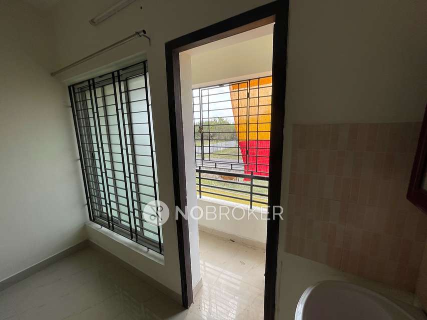 3 BHK Flat In P Dot G Express For Sale  In Kundrathur