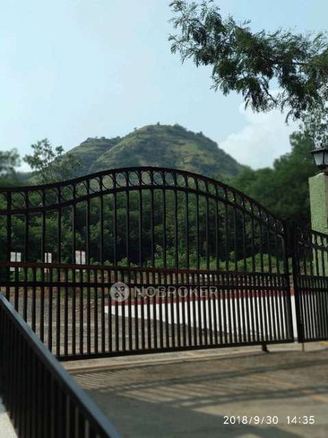 2 BHK Flat In Forest Hills Society For Sale  In Forest Hills Society