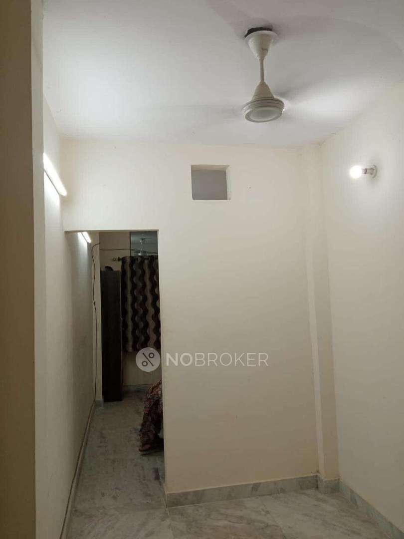 standalone building Hari Nagar Rent WITHOUT BROKERAGE Semifurnished