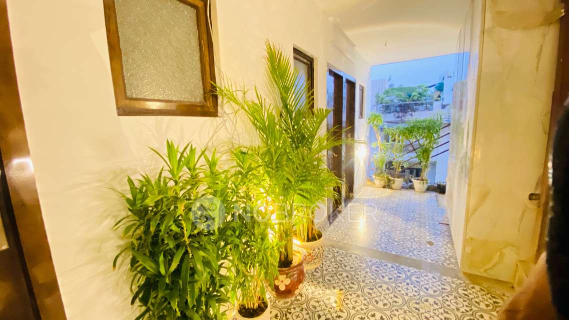 PG for Girls in East Patel Nagar