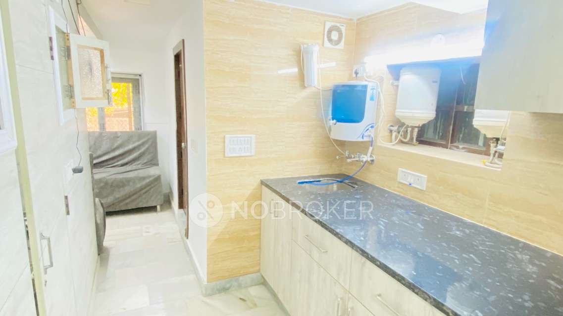 PG for Girls in East Patel Nagar