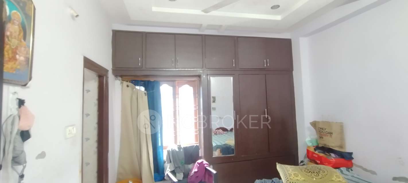 2 BHK Flat In Sri Giri Niwas For Sale  In Borabanda