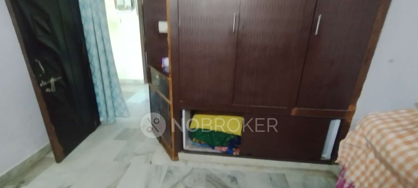 2 BHK Flat In Sri Giri Niwas For Sale  In Borabanda