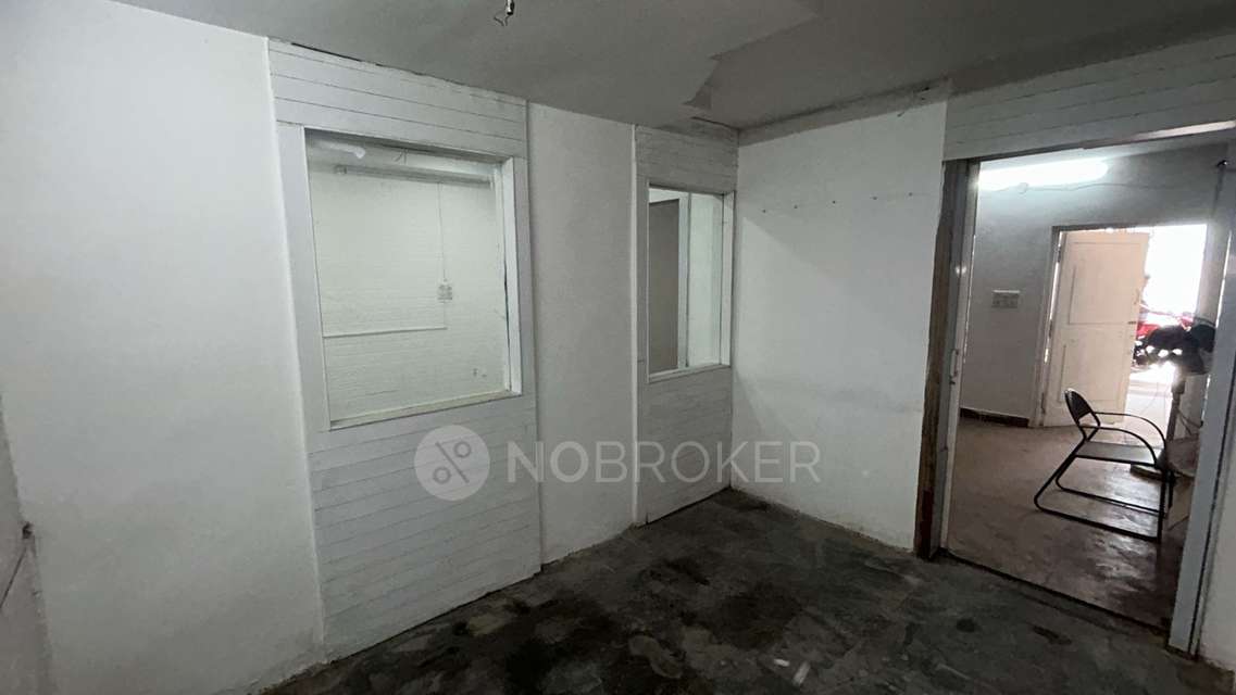 Shop in Jubilee Hills Road No.5 Metro Station, Hyderabad for Rent 