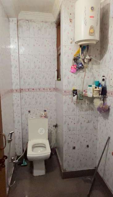 2 BHK Flat In Builder Floor For Sale  In Mayur Vihar