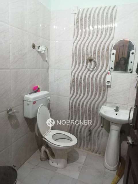 2 BHK Flat In Standalone Building  For Sale  In Naya Ganj