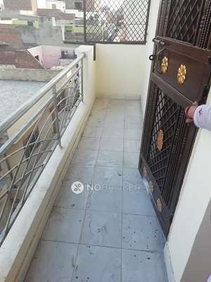2 BHK Flat In Standalone Building  For Sale  In Naya Ganj