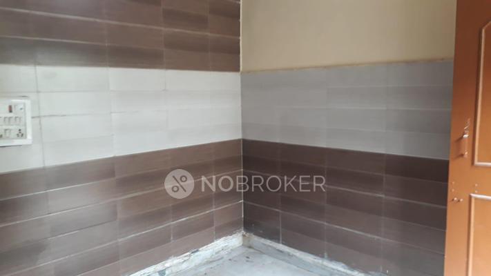 1 BHK Villa In Main Road Dilshad Colony Near Dilshad Gdn Delhi for Rent  In Dilshad Colony New Simapuri